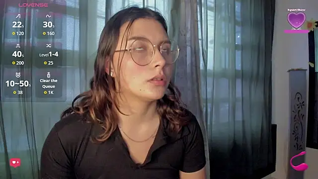 Noellesable online show from 10-15-25, 07:03