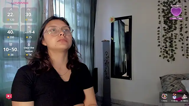 Noellesable online show from 10-30-25, 05:24