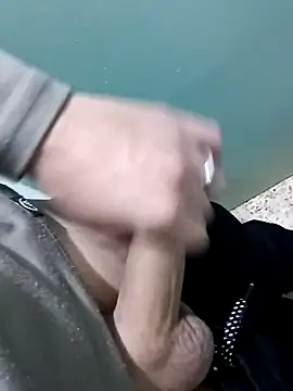 Steve98768 online show from 12-06-24, 01:51