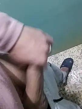 Steve98768 online show from 12-14-24, 01:17