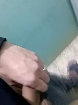 Steve98768 online show from 12-20-24, 01:47