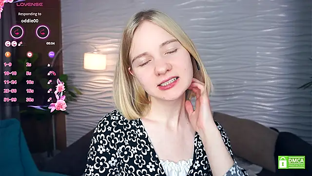 Snapshot of OdelinaFicken chatting on 11-23-25, 04:23 OdelinaFicken online show from 11-23-25, 04:23