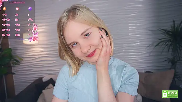 Snapshot of OdelinaFicken chatting on 12-04-25, 04:11 OdelinaFicken online show from 12-04-25, 04:11