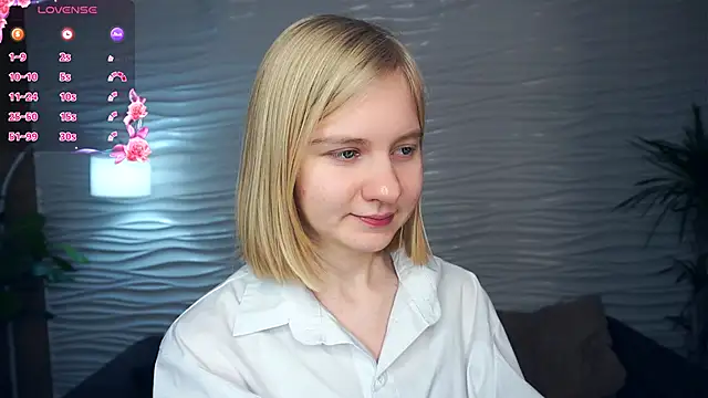 Snapshot of OdelinaFicken chatting on 12-15-25, 04:17 OdelinaFicken online show from 12-15-25, 04:17