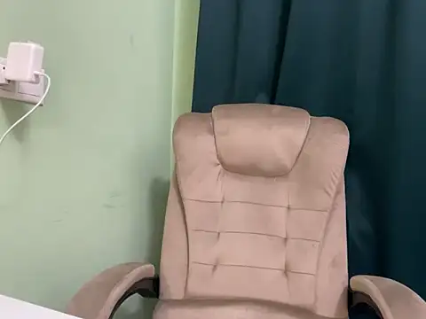 Snapshot of Mrbiceps23 chatting on 12-15-24, 01:11 Mrbiceps23 online show from 12-15-24, 01:11