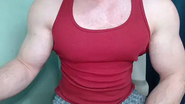 Snapshot of Mrbiceps23 chatting on 09-17-25, 07:26 Mrbiceps23 online show from 09-17-25, 07:26