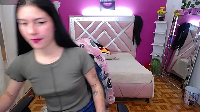 Kate Laurence  online show from 02-24-25, 07:30