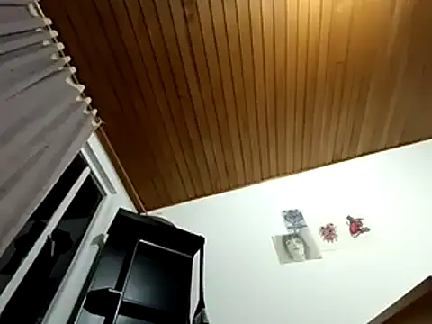 Snapshot of Nicky_smith__ chatting on 12-02-24, 01:36 Nicky smith online show from 12-02-24, 01:36