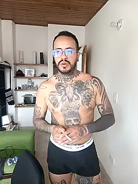 Snapshot of Nicky_smith__ chatting on 12-12-24, 08:32 Nicky smith online show from 12-12-24, 08:32