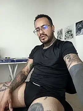 Snapshot of Nicky_smith__ chatting on 12-12-24, 11:36 Nicky smith online show from 12-12-24, 11:36