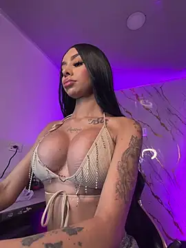 Snapshot of Tiffanny chatting on 03-28-26, 11:54 Tiffanny online show from 03-28-26, 11:54