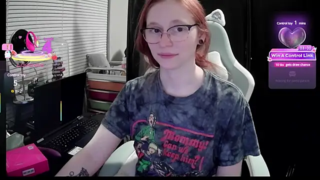 LilyFoxxx online show from 02-28-25, 04:21