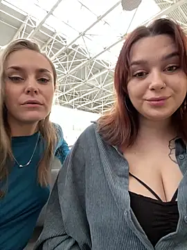 Snapshot of Burning_girlss chatting on 12-12-24, 04:04 Burning girlss online show from 12-12-24, 04:04