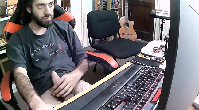 Snapshot of johnwood88 chatting on 02-17-25, 01:42 johnwood88 online show from 02-17-25, 01:42