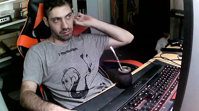 Snapshot of johnwood88 chatting on 02-28-25, 10:20 johnwood88 online show from 02-28-25, 10:20