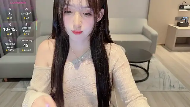 Unique-yiyi online show from 11-08-25, 05:01