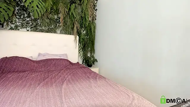 Snapshot of ElizaNik_ chatting on 09-21-25, 04:41 ElizaNik online show from 09-21-25, 04:41