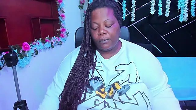 Snapshot of rocio_bbw_ chatting on 11-22-25, 08:41 rocio bbw online show from 11-22-25, 08:41