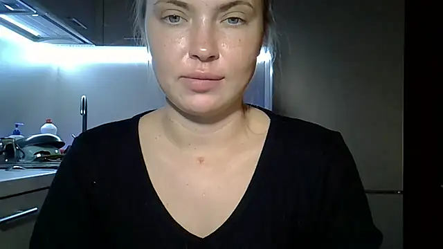 Lucky Anna online show from 11-19-25, 09:04