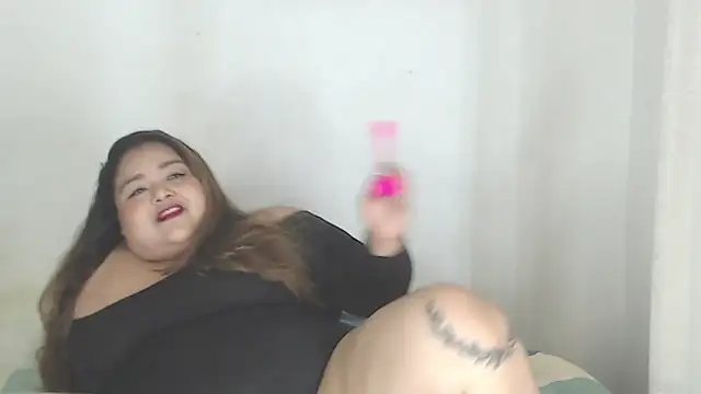 Snapshot of lovemyfatpussy chatting on 11-29-25, 05:43 lovemyfatpussy online show from 11-29-25, 05:43