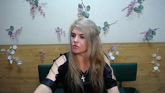 Julya Barbi online show from 12-17-24, 06:02