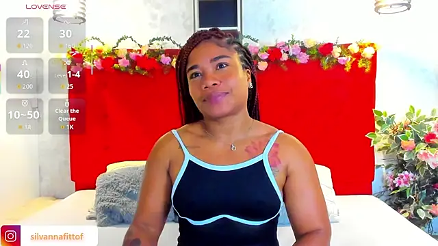 Snapshot of SilvannaFit chatting on 03-18-26, 11:57 SilvannaFit online show from 03-18-26, 11:57