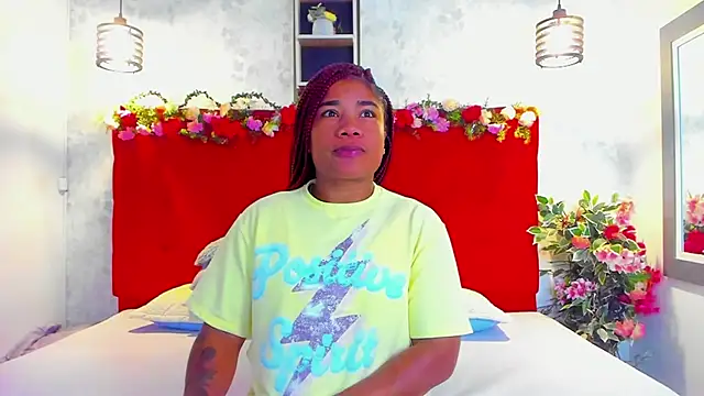 Snapshot of SilvannaFit chatting on 03-21-26, 09:14 SilvannaFit online show from 03-21-26, 09:14