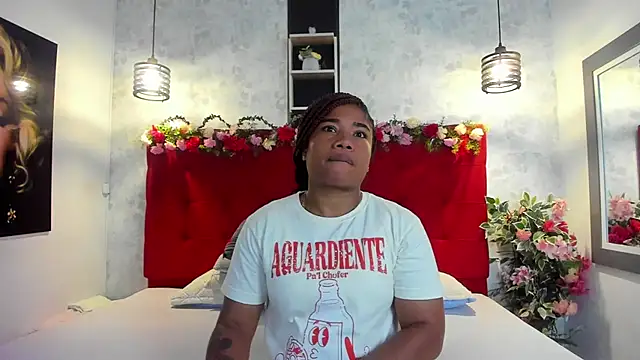 Snapshot of SilvannaFit chatting on 03-24-26, 11:37 SilvannaFit online show from 03-24-26, 11:37