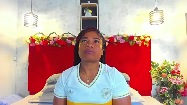 Snapshot of SilvannaFit chatting on 03-29-26, 09:09 SilvannaFit online show from 03-29-26, 09:09