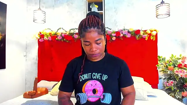 Snapshot of SilvannaFit chatting on 04-10-26, 09:03 SilvannaFit online show from 04-10-26, 09:03