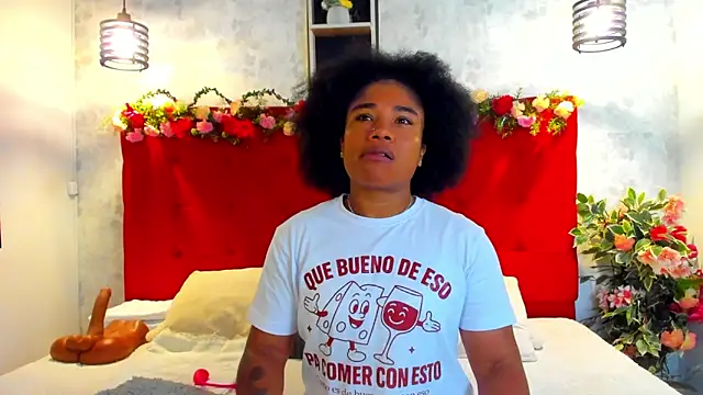 Snapshot of SilvannaFit chatting on 04-13-26, 11:16 SilvannaFit online show from 04-13-26, 11:16