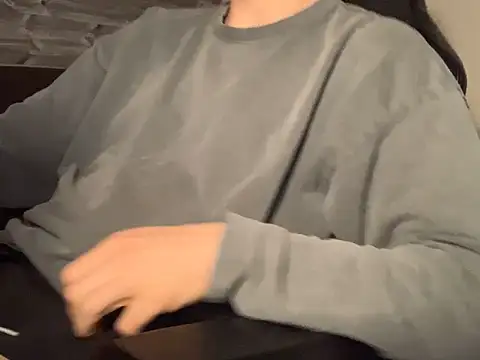 Snapshot of taallguyy_196 chatting on 03-20-25, 08:40 taallguyy 196 online show from 03-20-25, 08:40