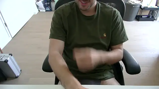 Snapshot of taallguyy_196 chatting on 11-07-25, 08:47 taallguyy 196 online show from 11-07-25, 08:47