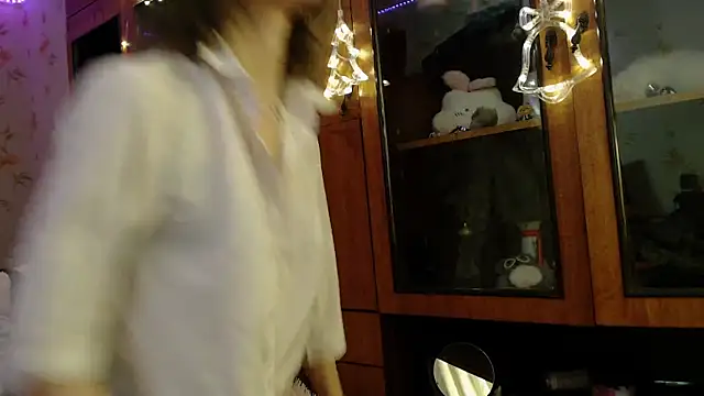 cloudgirrl online show from 01-12-25, 08:57