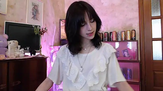 Snapshot of cloudgirrl chatting on 03-28-26, 11:43 cloudgirrl online show from 03-28-26, 11:43