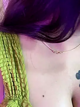 Snapshot of wildestcouplee chatting on 11-01-25, 09:06 wildestcouplee online show from 11-01-25, 09:06