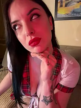 Snapshot of lunabarandi chatting on 12-17-24, 09:28 lunabarandi online show from 12-17-24, 09:28