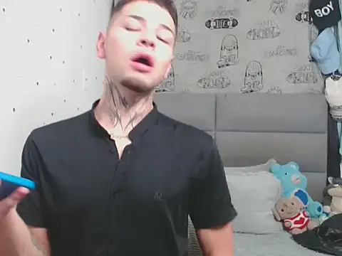 MarceloMilk online show from 10-19-25, 02:34