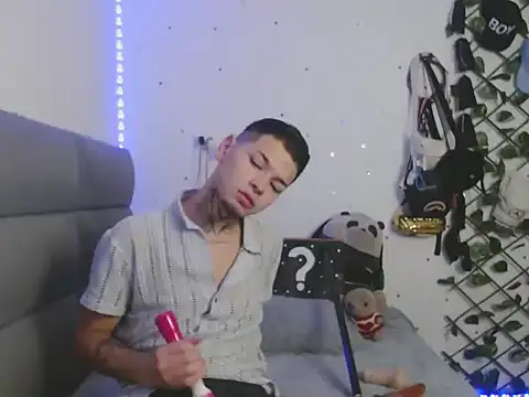 MarceloMilk online show from 10-26-25, 01:44