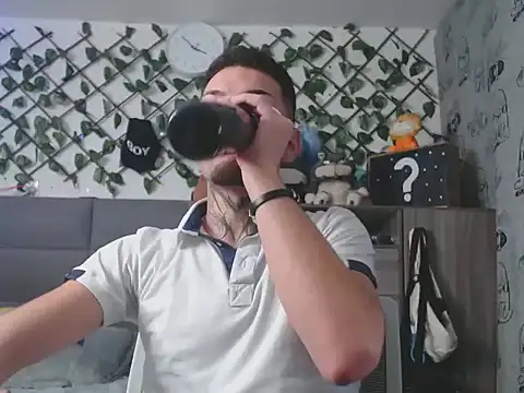 MarceloMilk online show from 10-30-25, 04:58