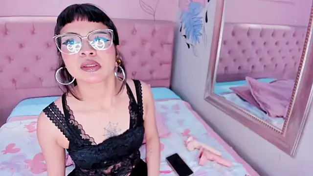 ILENAHEY online show from 11-21-25, 09:46