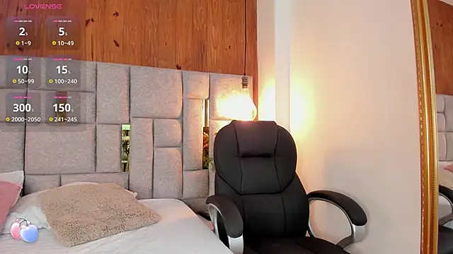 Snapshot of Saori_newman chatting on 10-11-25, 11:53 Saori newman online show from 10-11-25, 11:53