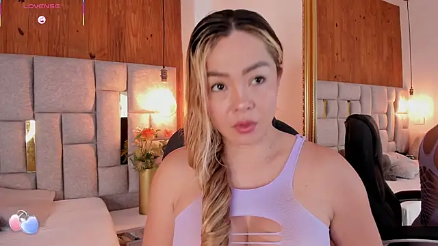 Snapshot of Saori_newman chatting on 10-21-25, 12:06 Saori newman online show from 10-21-25, 12:06