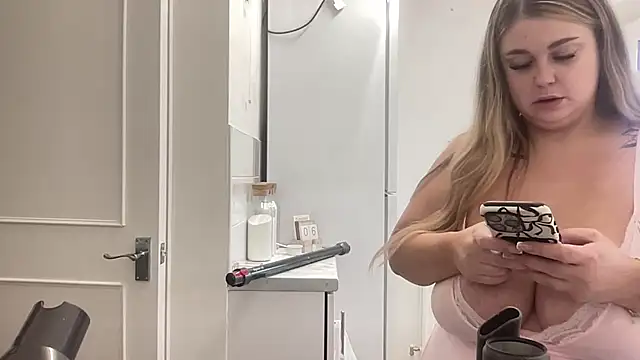 blairbella online show from 01-18-25, 01:51