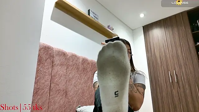 Snapshot of Emmy_petit chatting on 11-08-25, 10:52 Emmy petit online show from 11-08-25, 10:52