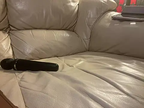 Snapshot of iveedie017 chatting on 12-23-24, 10:44 iveedie017 online show from 12-23-24, 10:44