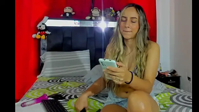 Snapshot of chloe_vasquez710 chatting on 01-15-25, 04:32 chloe vasquez710 online show from 01-15-25, 04:32