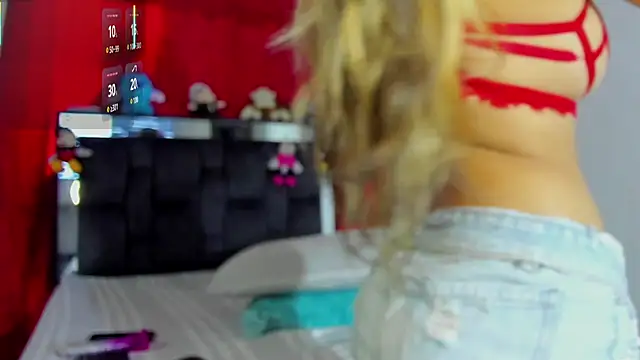 Snapshot of chloe_vasquez710 chatting on 02-13-25, 01:15 chloe vasquez710 online show from 02-13-25, 01:15