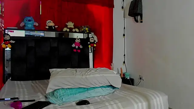 Snapshot of chloe_vasquez710 chatting on 02-13-25, 04:17 chloe vasquez710 online show from 02-13-25, 04:17