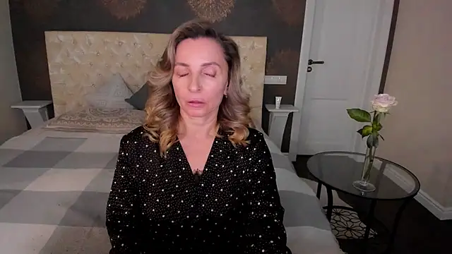 AllisonWilliams online show from 10-16-25, 04:41